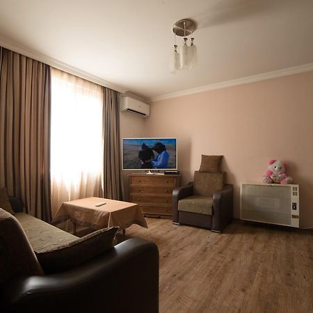 Angisa Apartment 巴统 外观 照片