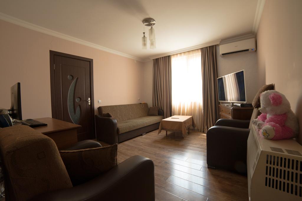 Angisa Apartment 巴统 外观 照片