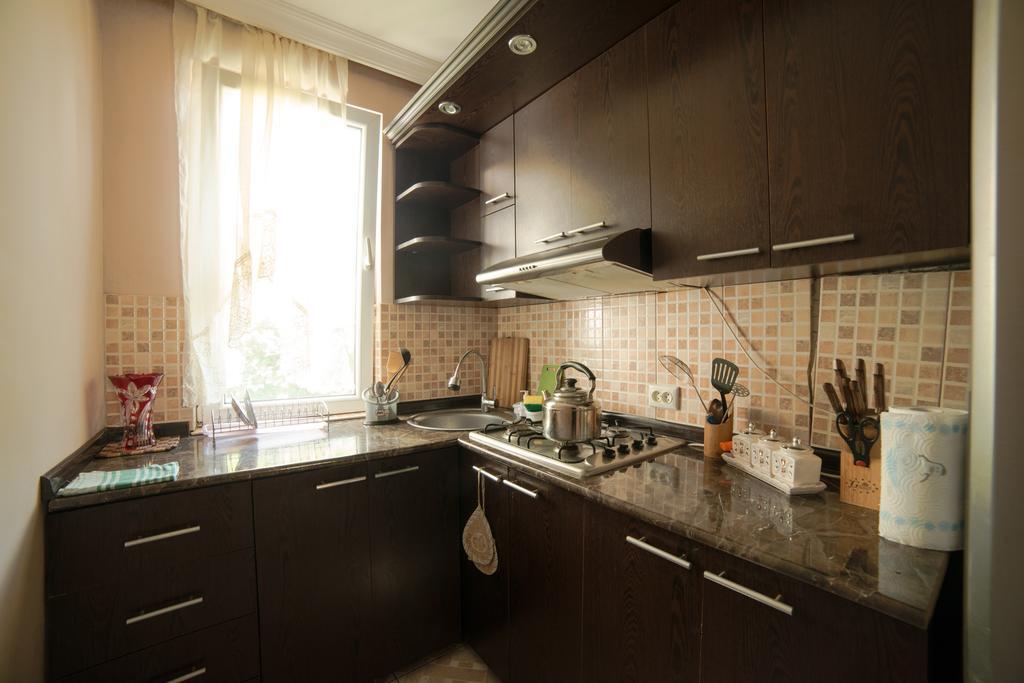 Angisa Apartment 巴统 外观 照片