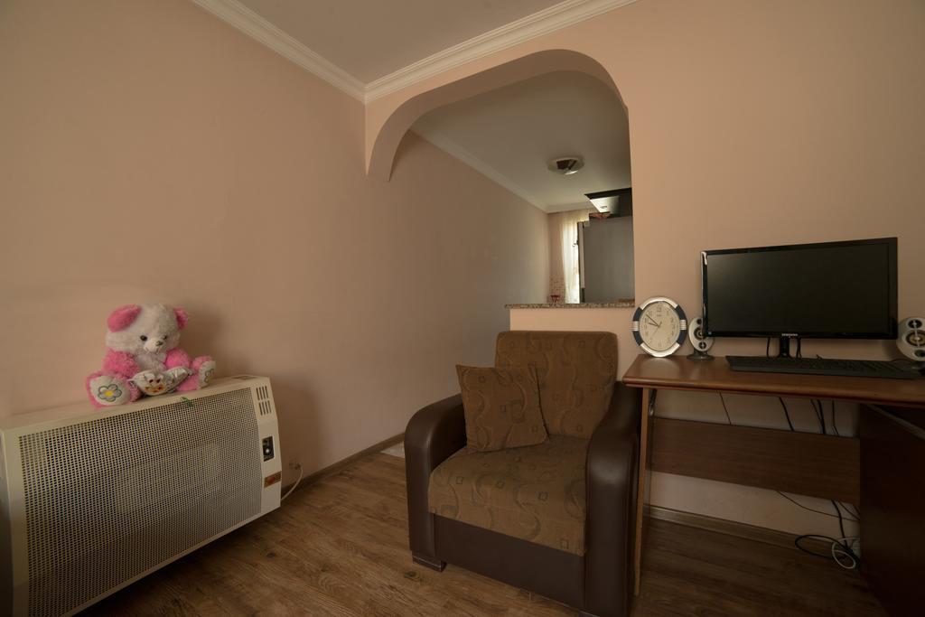 Angisa Apartment 巴统 外观 照片